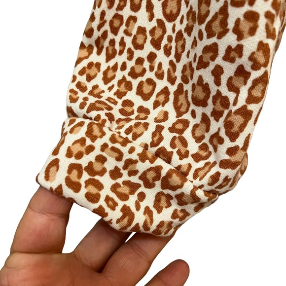 Lou Grey Animal Print Soft and Cozy Top Size L - Picture 3 of 7